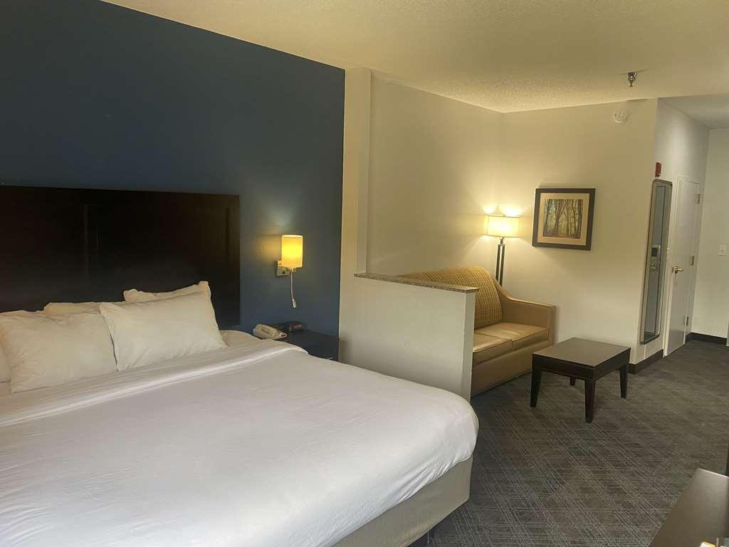 Comfort & I-59 Exit 141 Hotel 3*